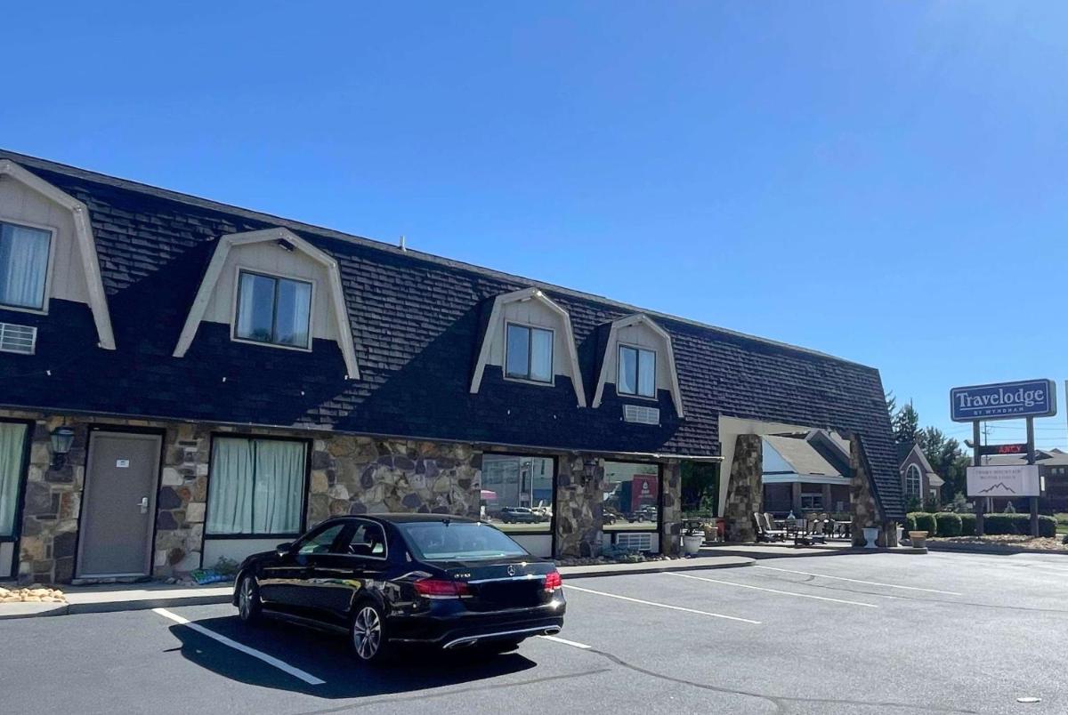 Travelodge by Wyndham Pigeon Forge Dollywood Lane - Housity