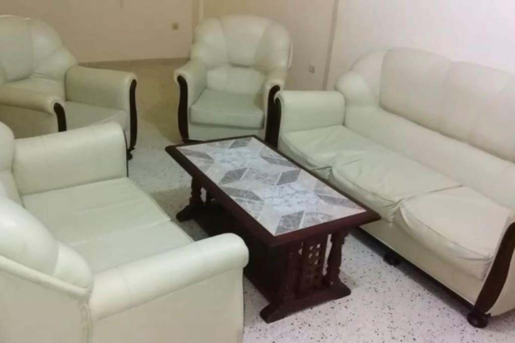 Charmant appartement et tres spacieux Bienvenus pour familles uniquement - Housity
