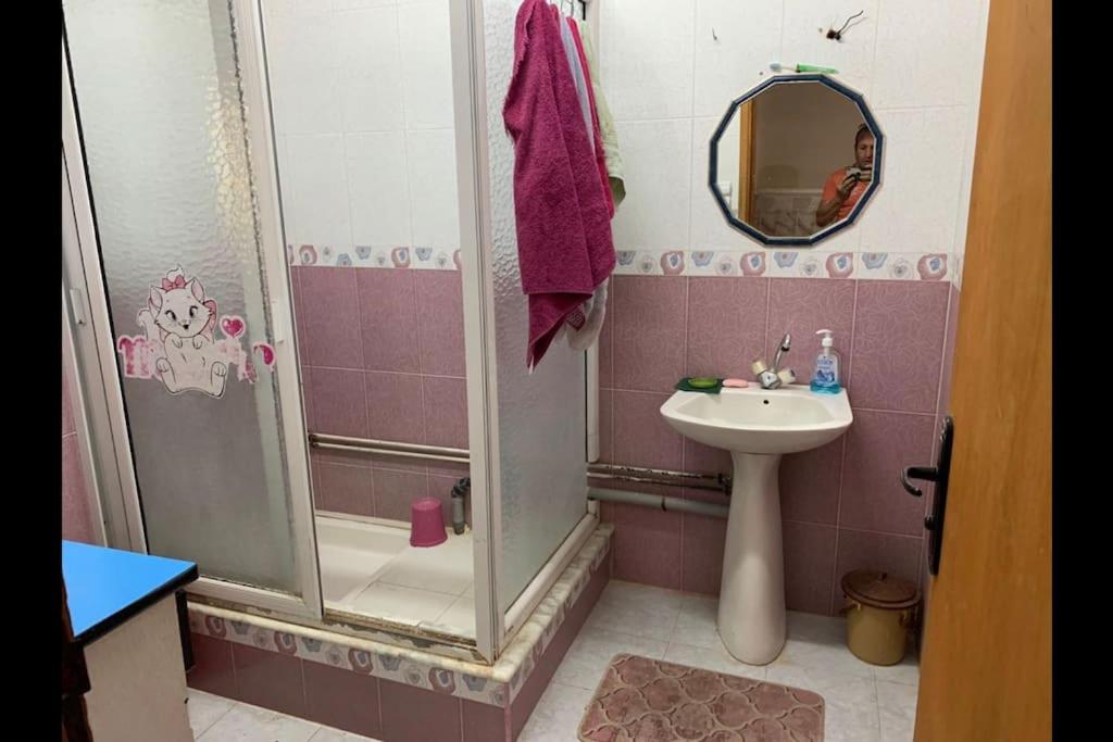 Charmant appartement et tres spacieux Bienvenus pour familles uniquement - Housity