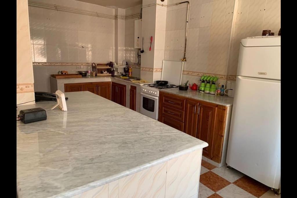 Charmant appartement et tres spacieux Bienvenus pour familles uniquement - Housity