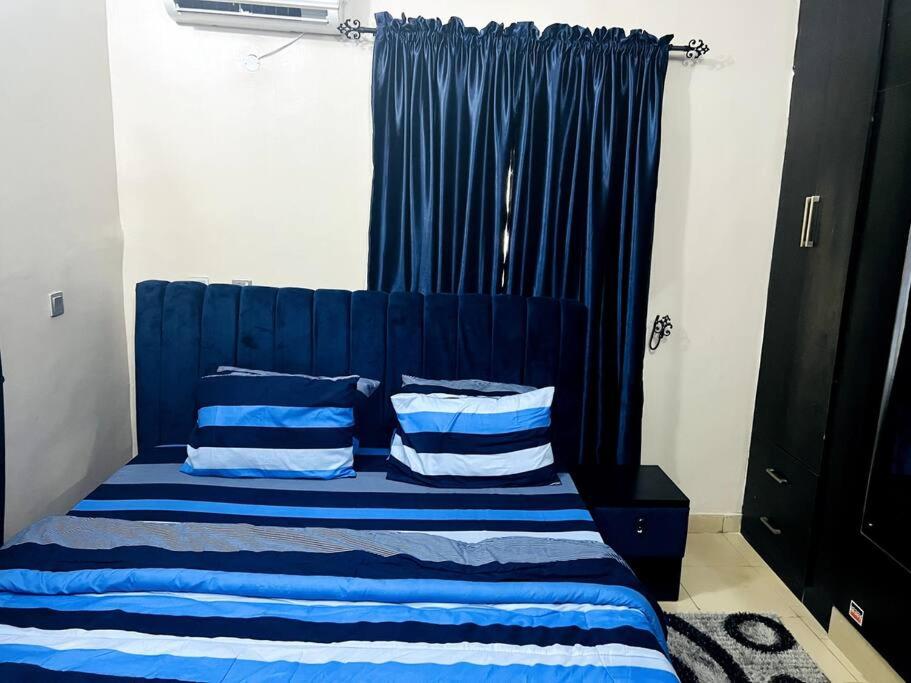 Fully furnished 3-bedroom flat with parking area. - Housity