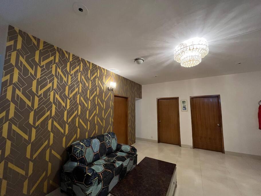 Moon Light Single Ac room - Housity