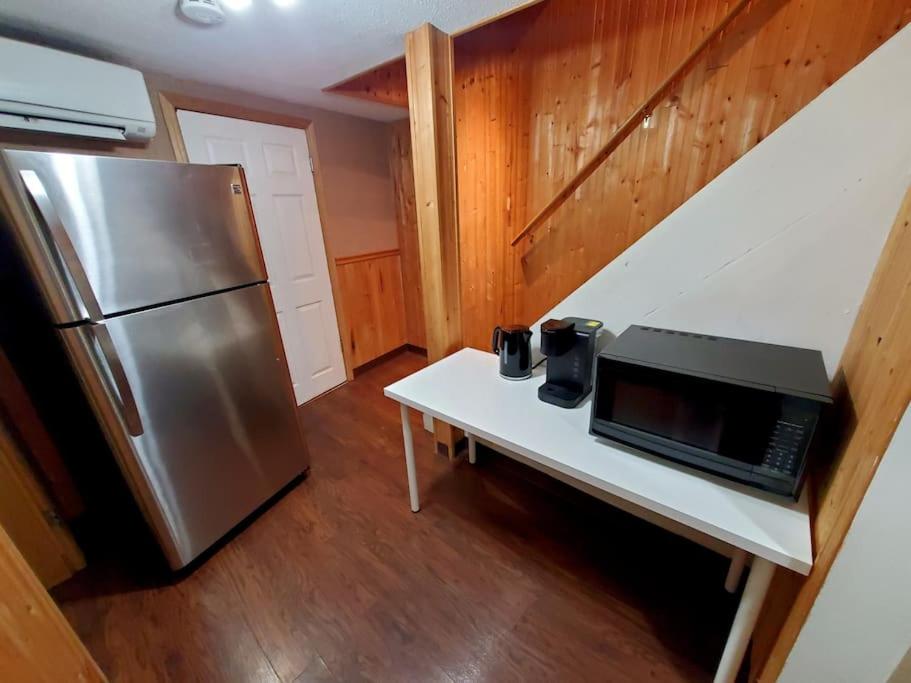 Private Room In Shared Basement - Room A - Housity