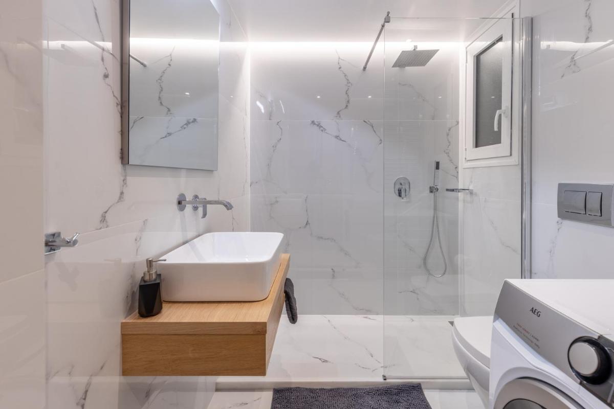 Elegant Apt 5' from Ampelokipi Metro Station - Housity
