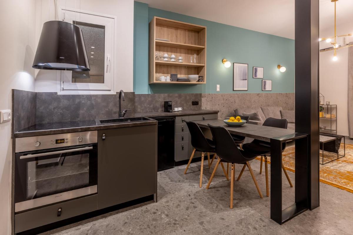 Suitetrails - Elegant Apt 5' from Ampelokipi Metro Station
