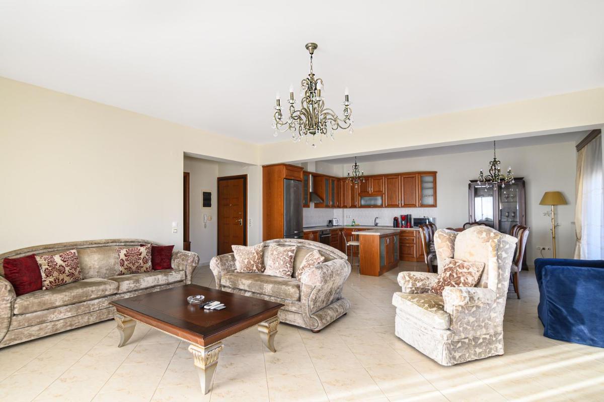 4 Seasons Home - Housity