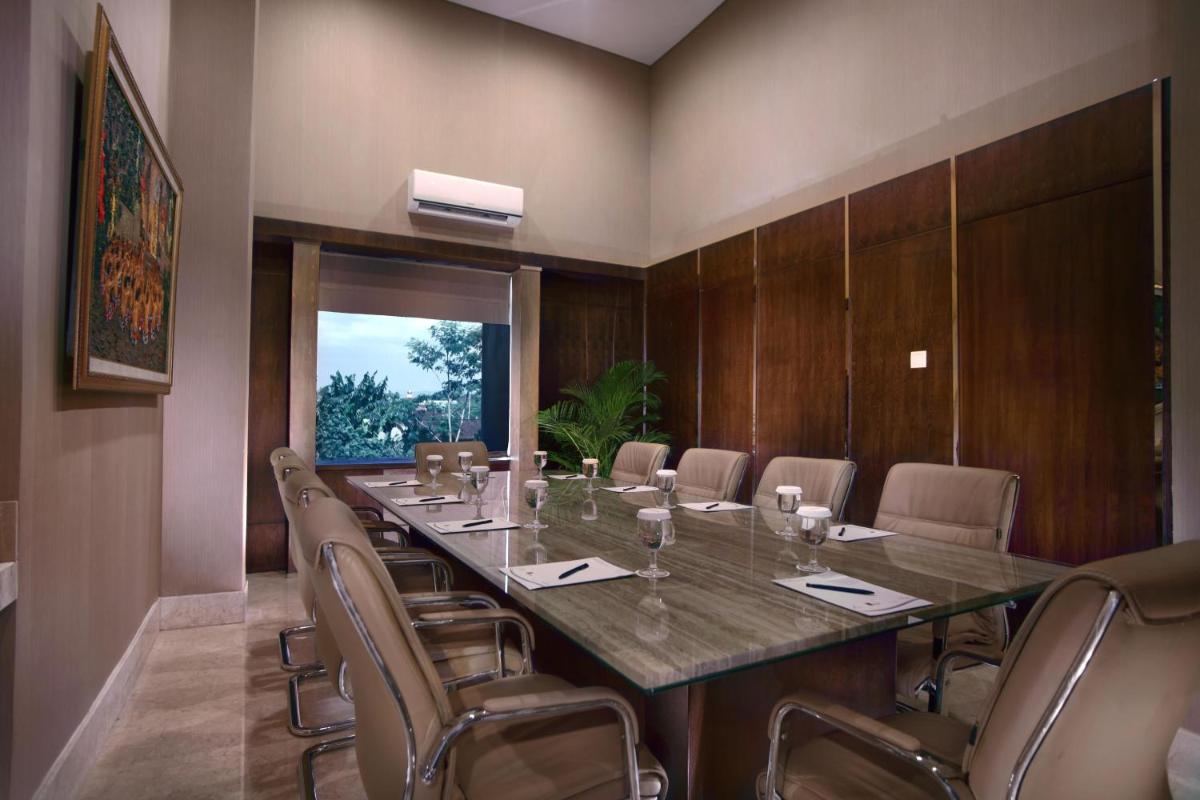 Suitetrails - ASTON Jember Hotel & Conference Center