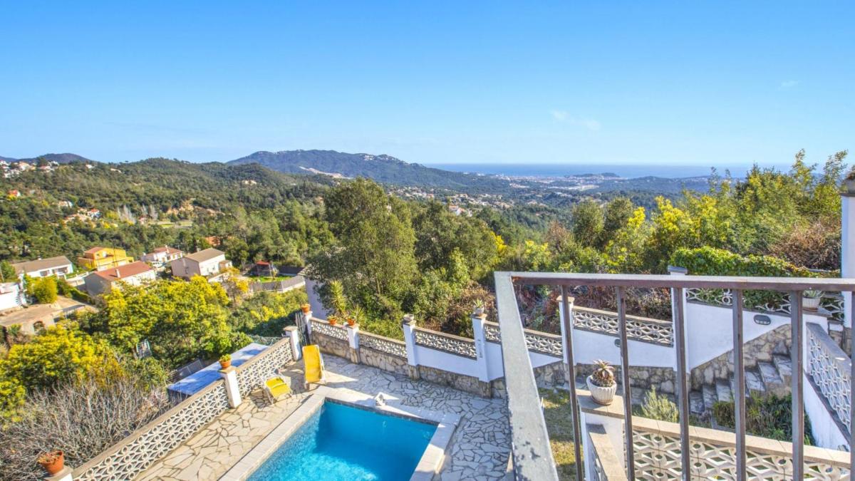 House - 3 Bedrooms with Pool and Sea views young people group not allowed - 8977 - Housity