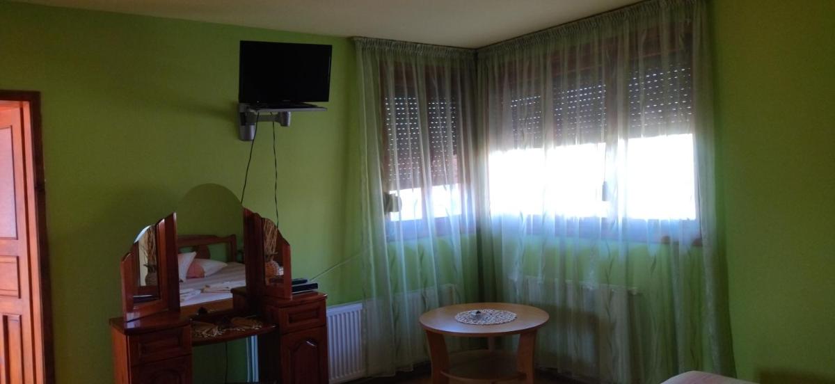 Hotel Ambrozia - Housity