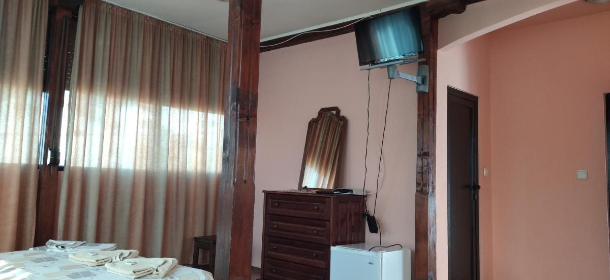 Hotel Ambrozia - Housity