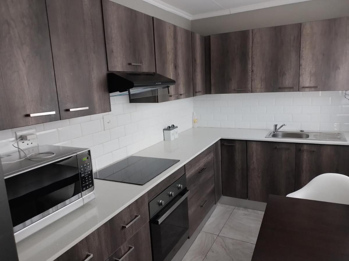 Family Room 3 - Housity