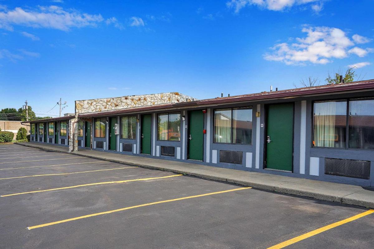 Days-Inn by Wyndham Liverpool-Syracuse - Housity