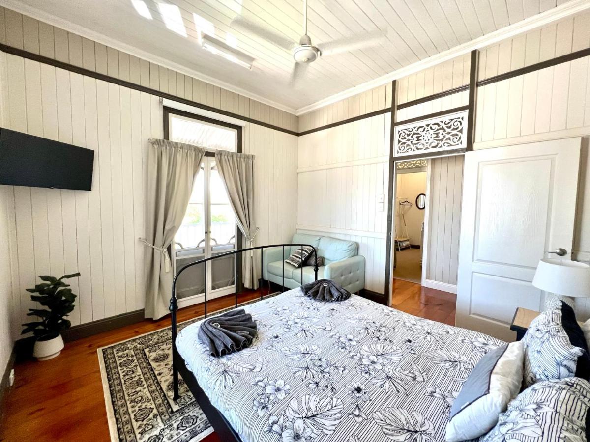 Childers Charmer with Aircon, WIFI & modern luxuries - Housity