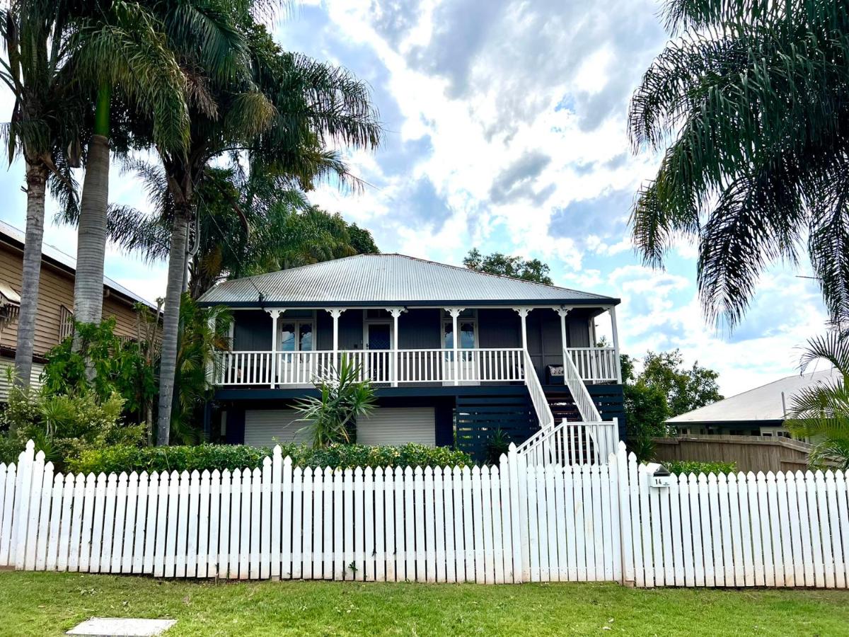 Childers Charmer with Aircon, WIFI & modern luxuries - Housity