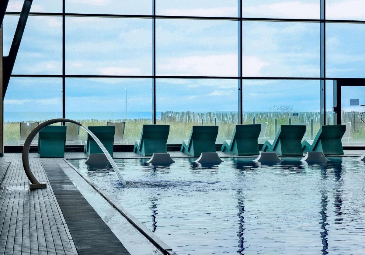 Piscine de l'établissement Thalazur Cabourg - Hôtel & Spa ou située à proximité