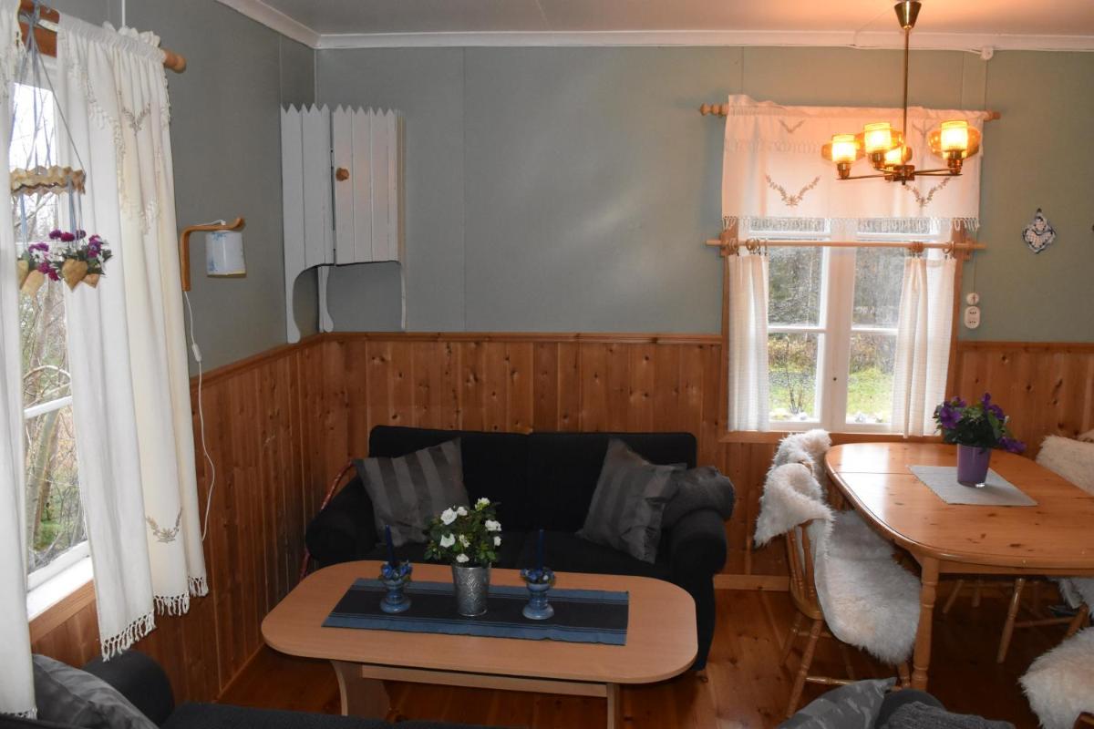 Small WinterHall - Housity