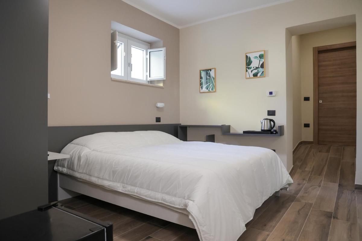 Lvna Telesia - Housity