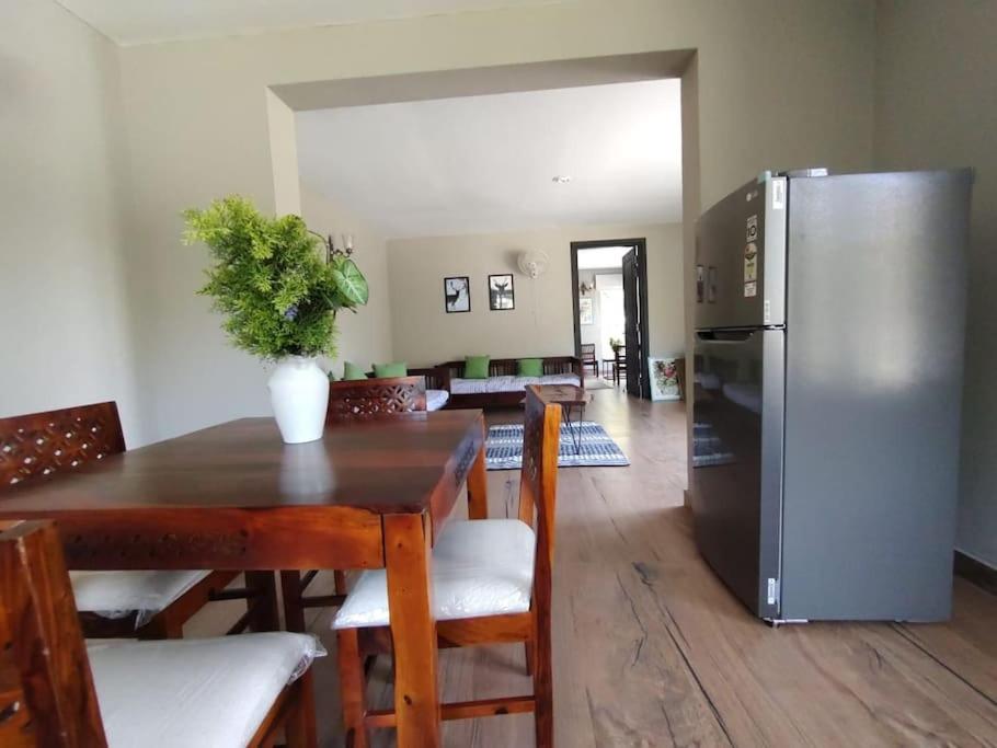 Dehradun Beautiful new private cottage with Kitchen in the Hills - Housity