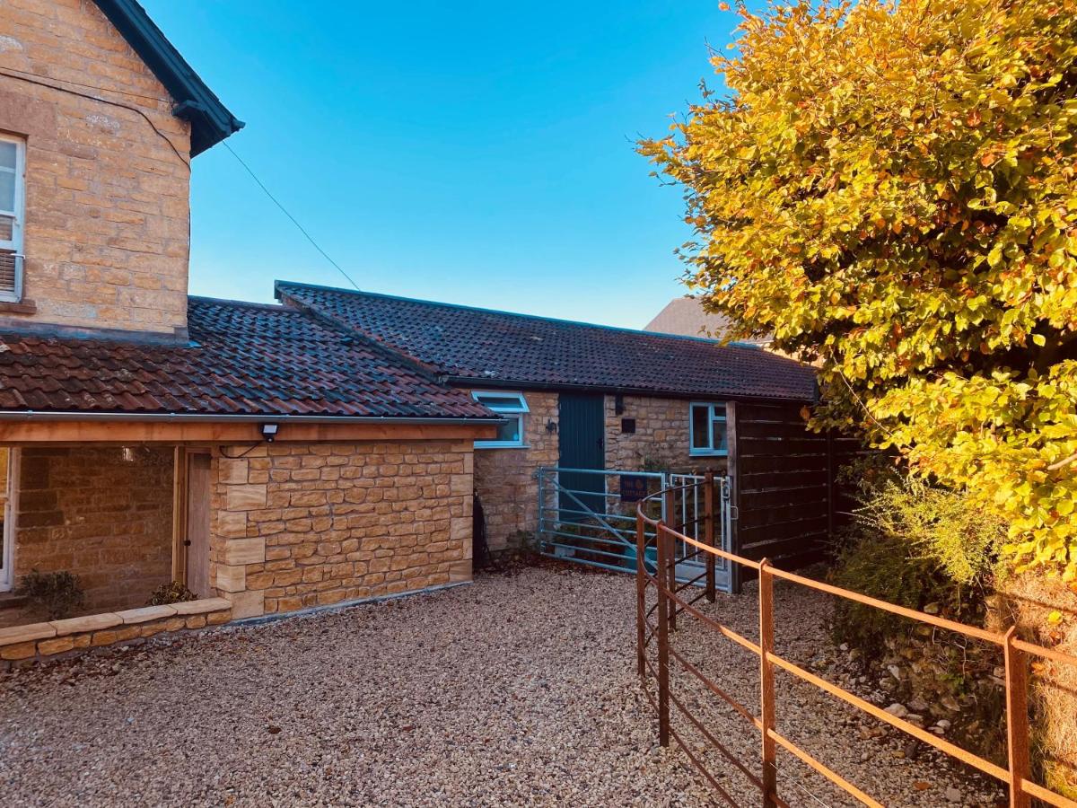 The Cottage at Churchill Farm - Housity