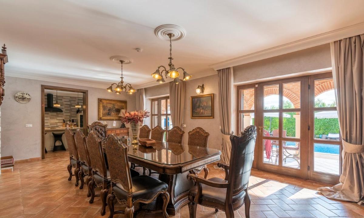 Villa Carolus-Luxurious Istrian Villa - Housity
