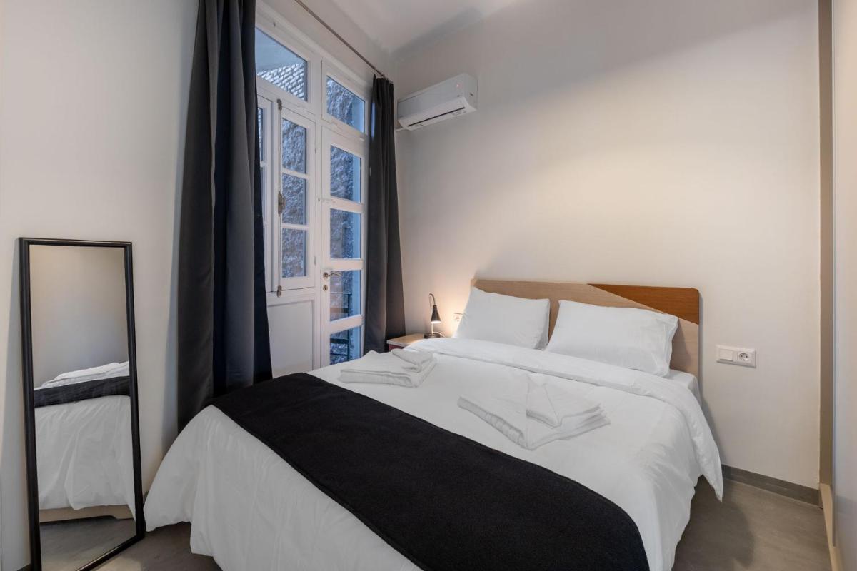 Suitetrails - Christiana's lovely apartment in Psyri, Athens