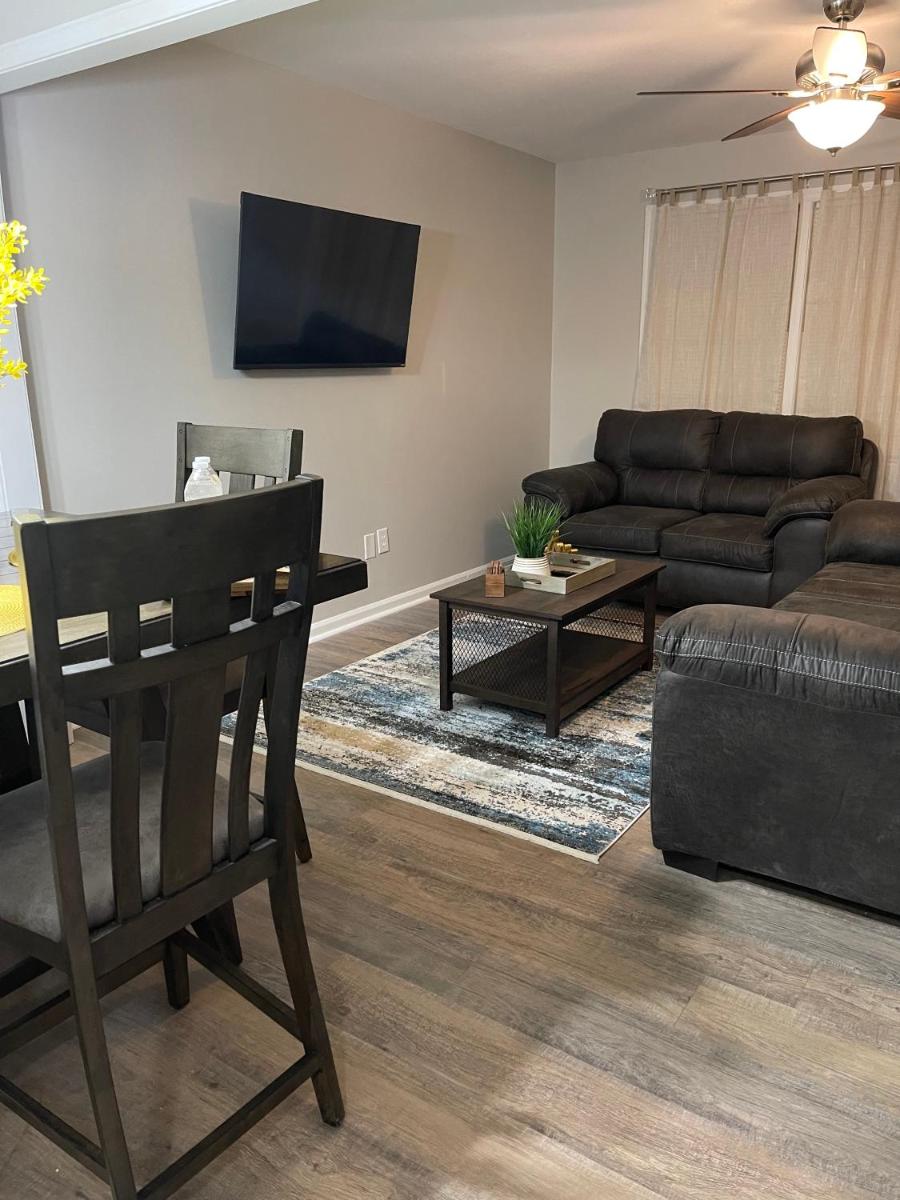 The Comfortable Getaway in Northeast Columbia - Housity