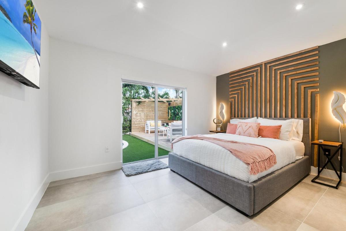 Suitetrails - Deluxe Miami House w 5BR Mini Golf & Heated Pool L62