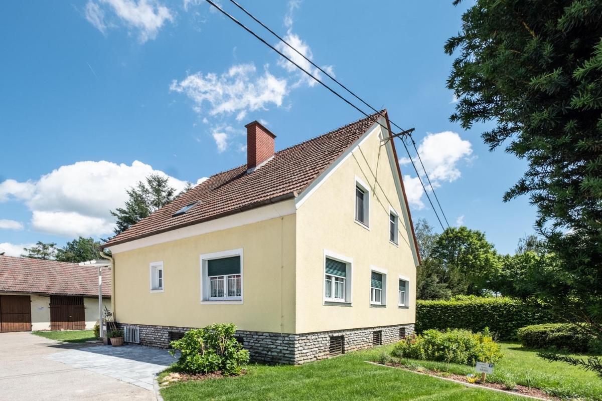 UPSTAIRS Apartment in Haus GRETE - Housity