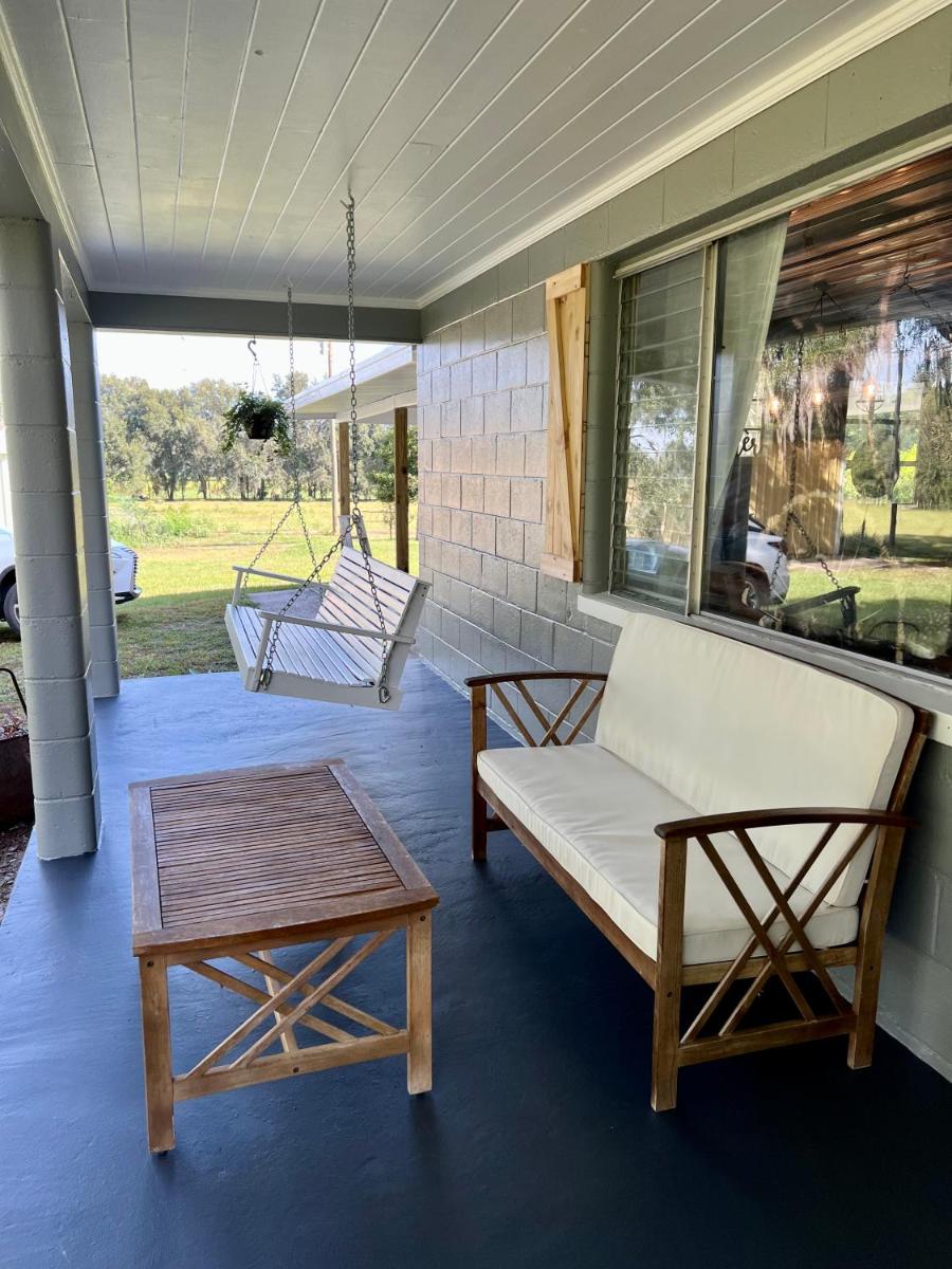 Quiet Farmhouse IN THE COUNTRY close to major theme parks - Housity