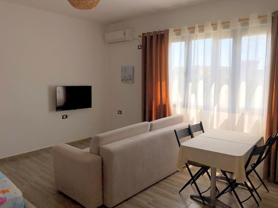 Sea View Deluxe Apartment - Housity