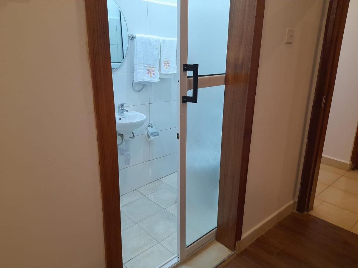 Hellenis Guest House - Housity