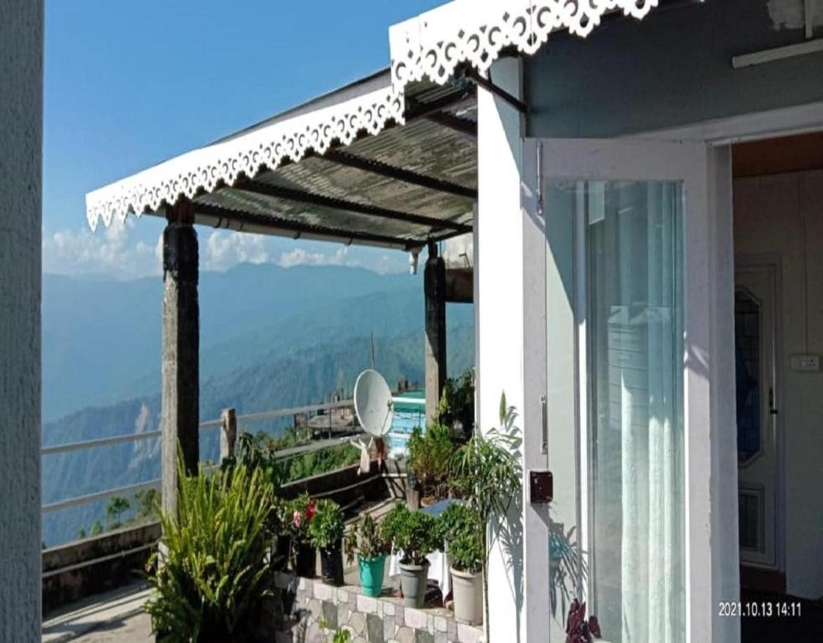 Thapa Homestay by StayApart - Housity