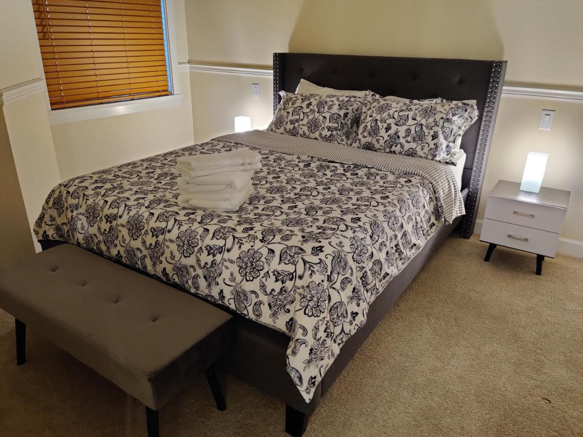 Modern & Comfy 2brdm Condo in Langley - Close to Highway 1 - Housity