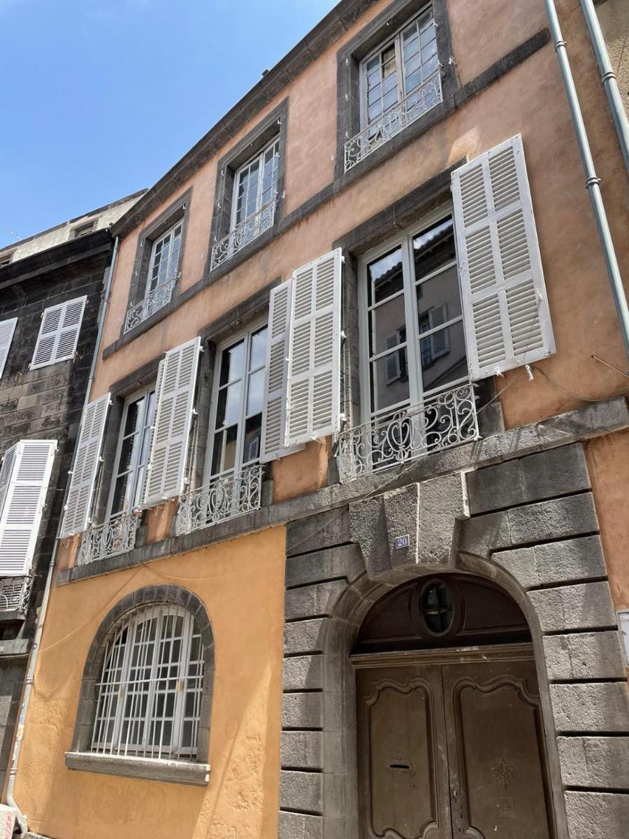 Luxueux 2 pièces 65m2 Hôtel Particulier XVII ième siècle-Centre Historique Clermont-Ferrand - Hizvo