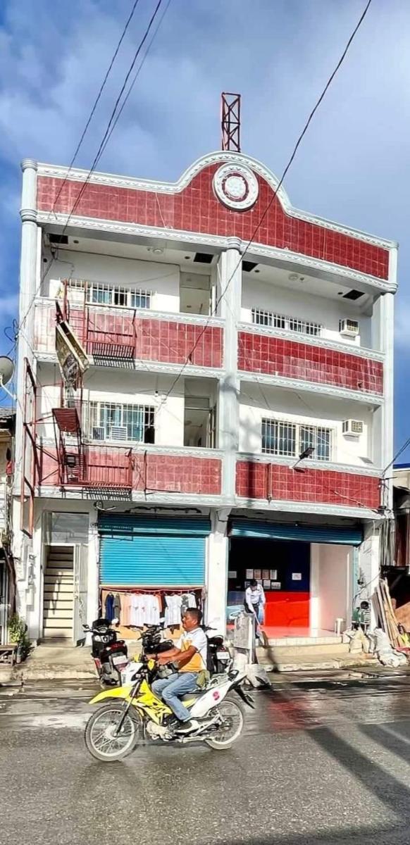 Pier La Casa Homestay Building - Housity
