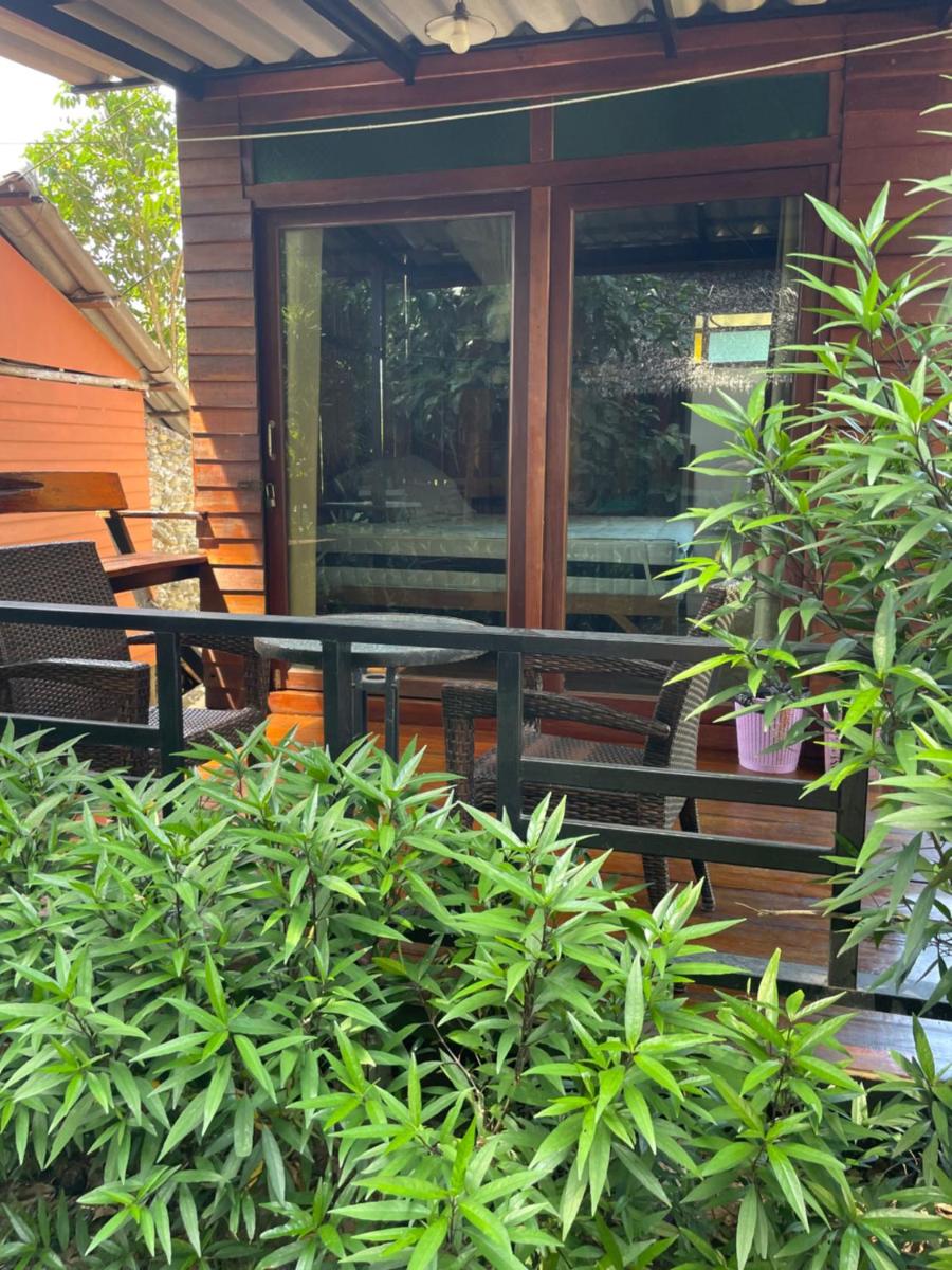 Happy Hippy House7 - Housity