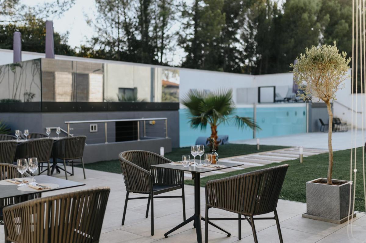 Piscine de l'établissement Le Meez ou située à proximité