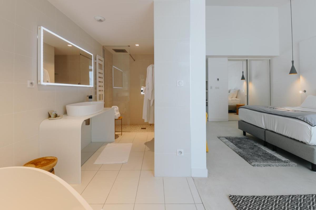 Salle de bains dans l'établissement Le Meez