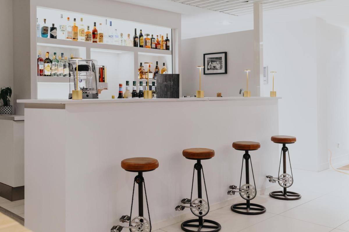 Salon ou bar de l'établissement Le Meez