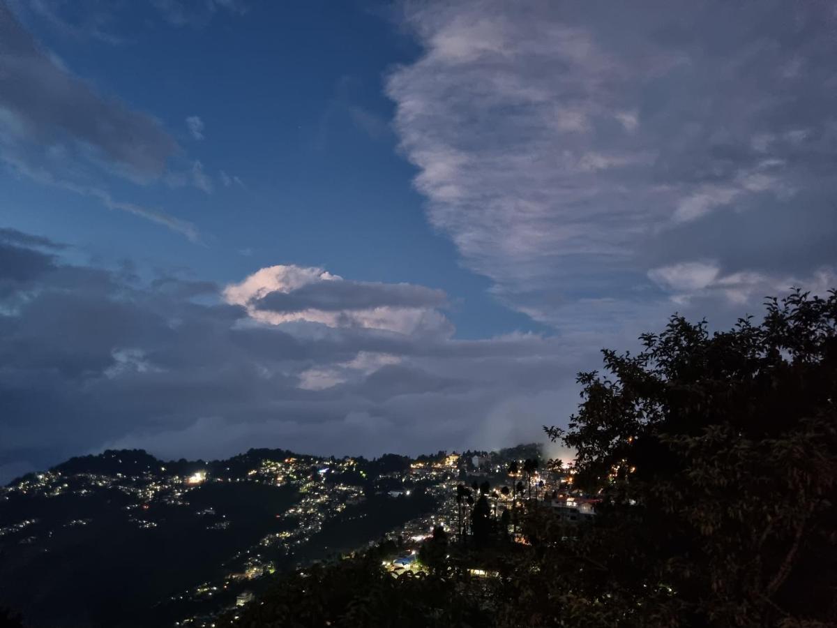 Silver spring cafe & resort - Housity