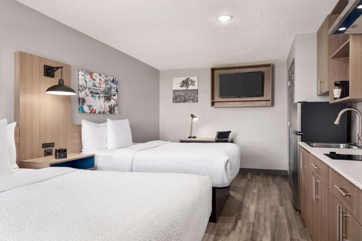 La Quinta Inn by Wyndham Temple - Housity