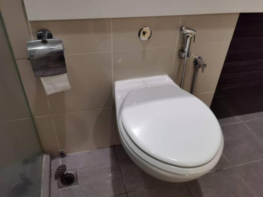 JW 118 Tree Premier Luxury Suite Gurney - Housity