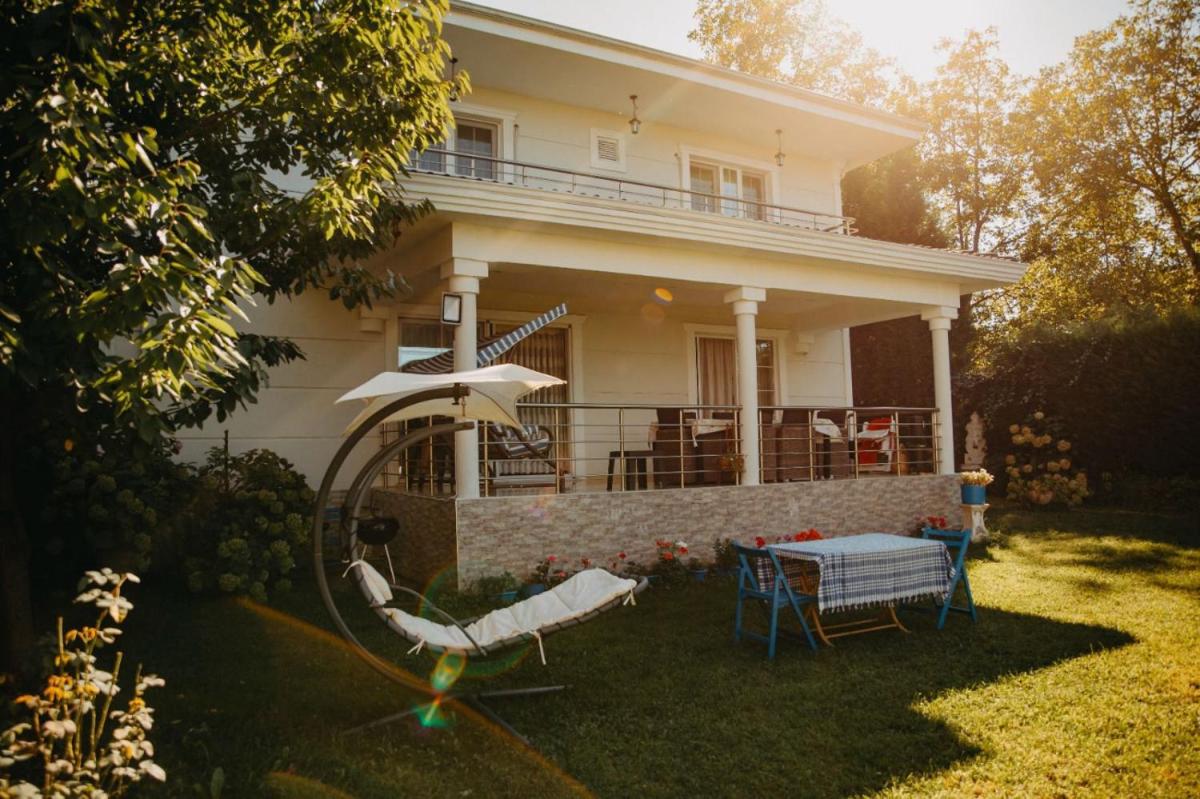 House with Private Pool and Garden in Sapanca - Housity