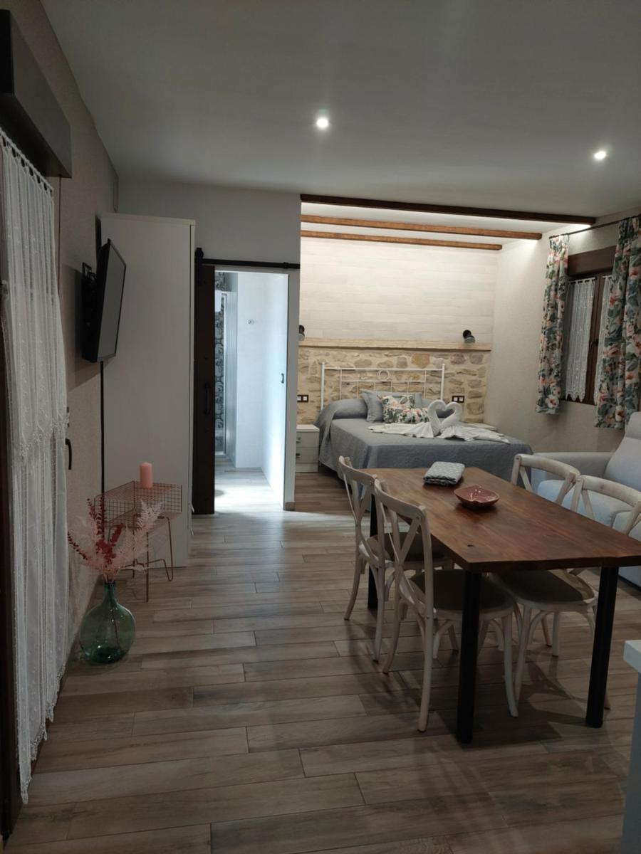 Apartamentos Turísticos El AOVE - Housity