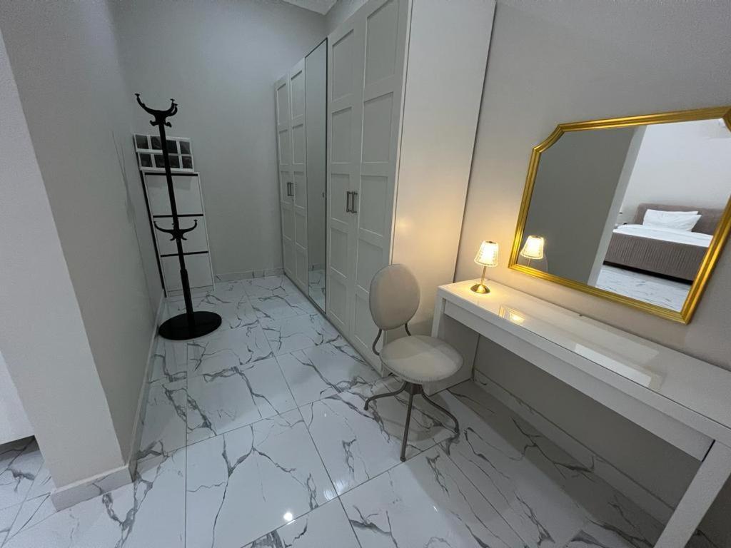 Villa near Lusial stadium - Housity