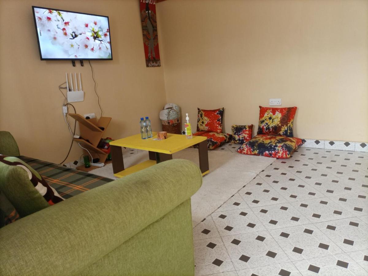 Hidden Gem - Tacked Away from the hustle and bustle of the town - Housity