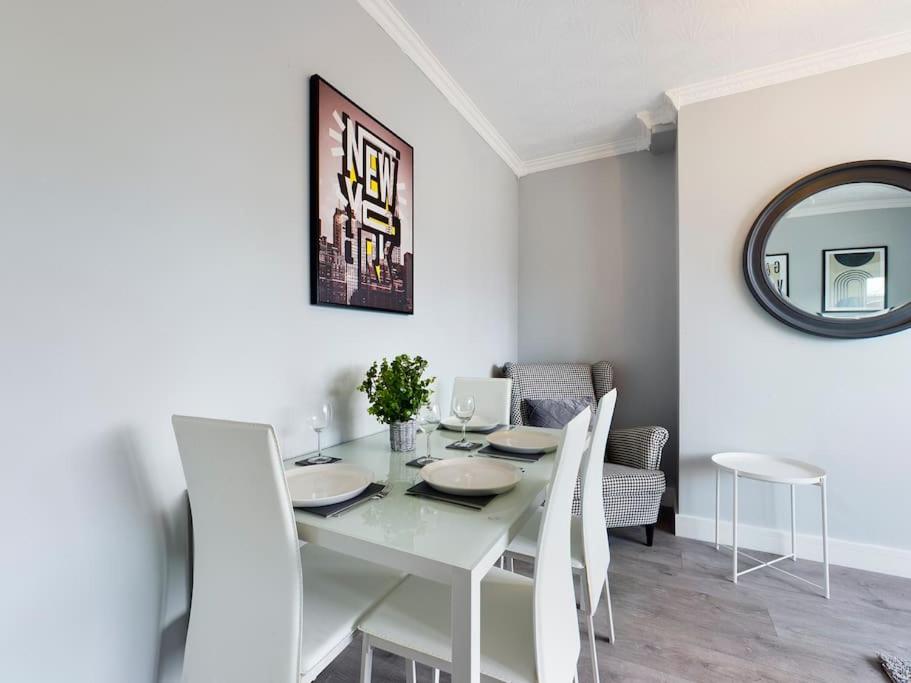 Stunning Family Home with Comfortable Surroundings by Our Home Short Stays ideally situated within Greater Manchester - Housity