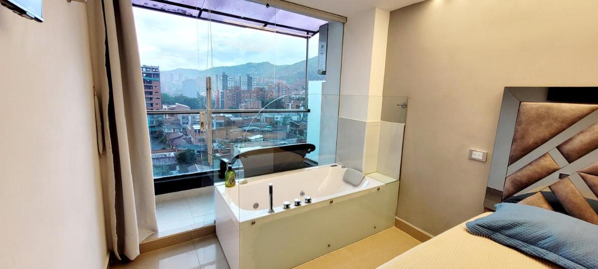 Cerca al barrio Laureles con jacuzzi privado - Housity