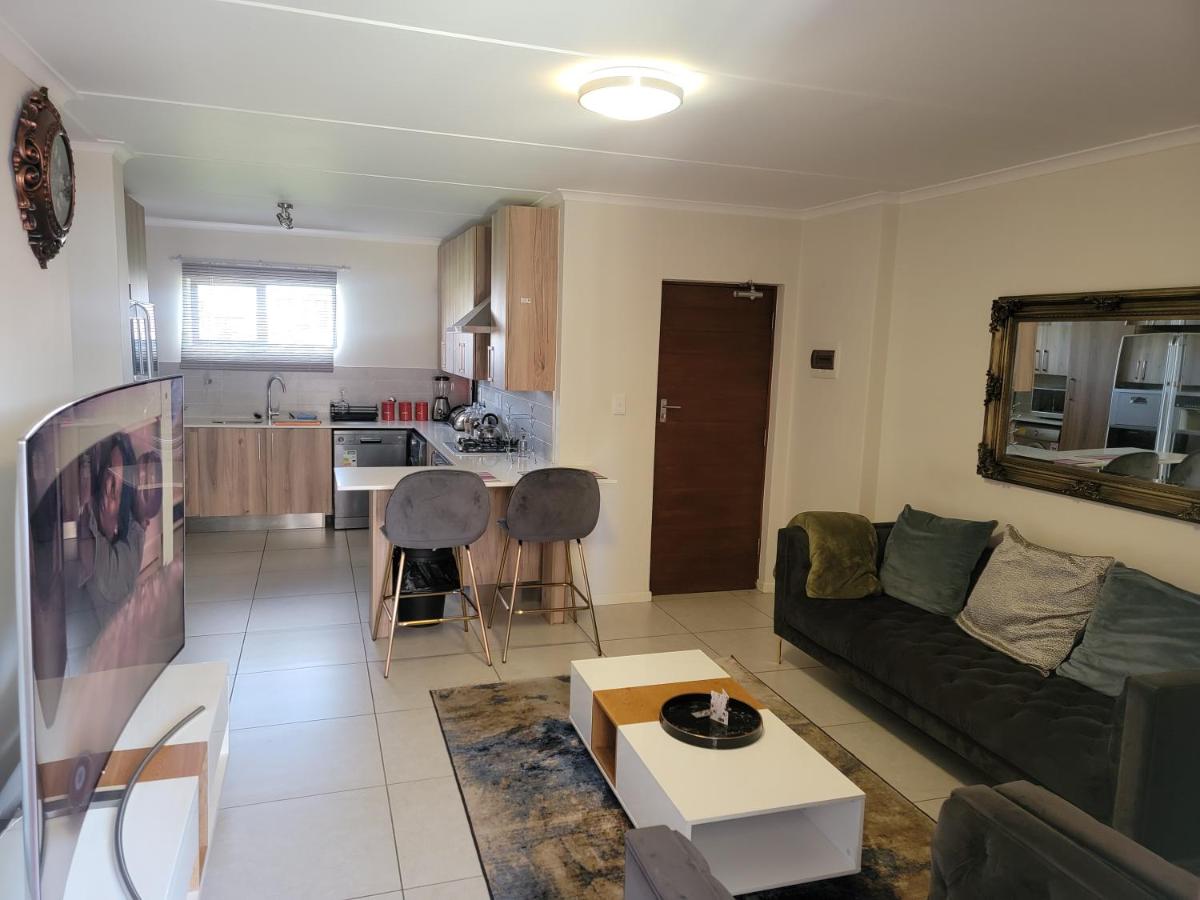 Alzareth Luxury Apartments - Housity