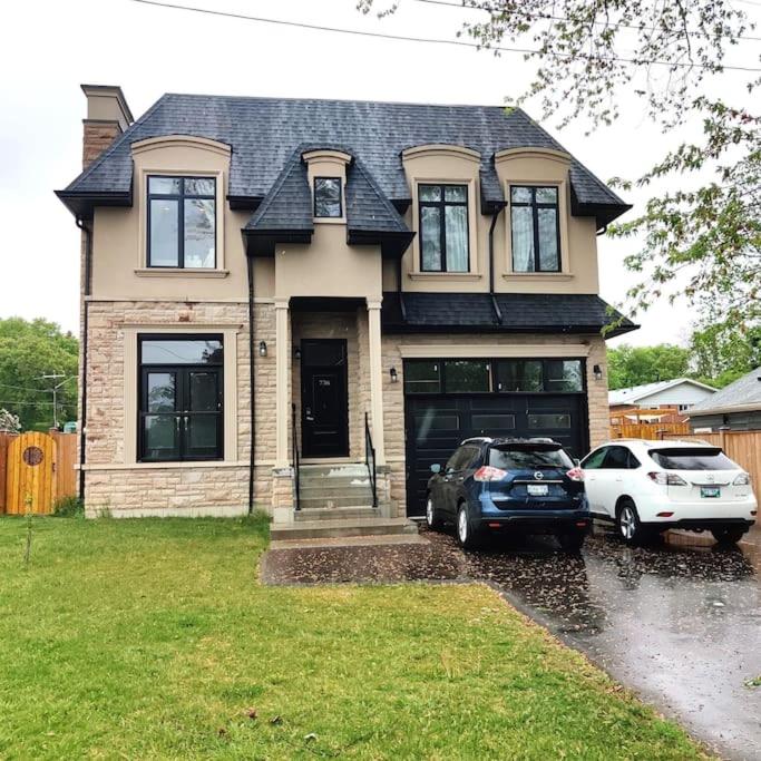 Beautiful Walk out Basement Apartment in Pickering near Beach - Housity